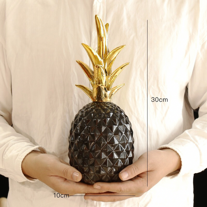 Keramik-Ananas Skulptur