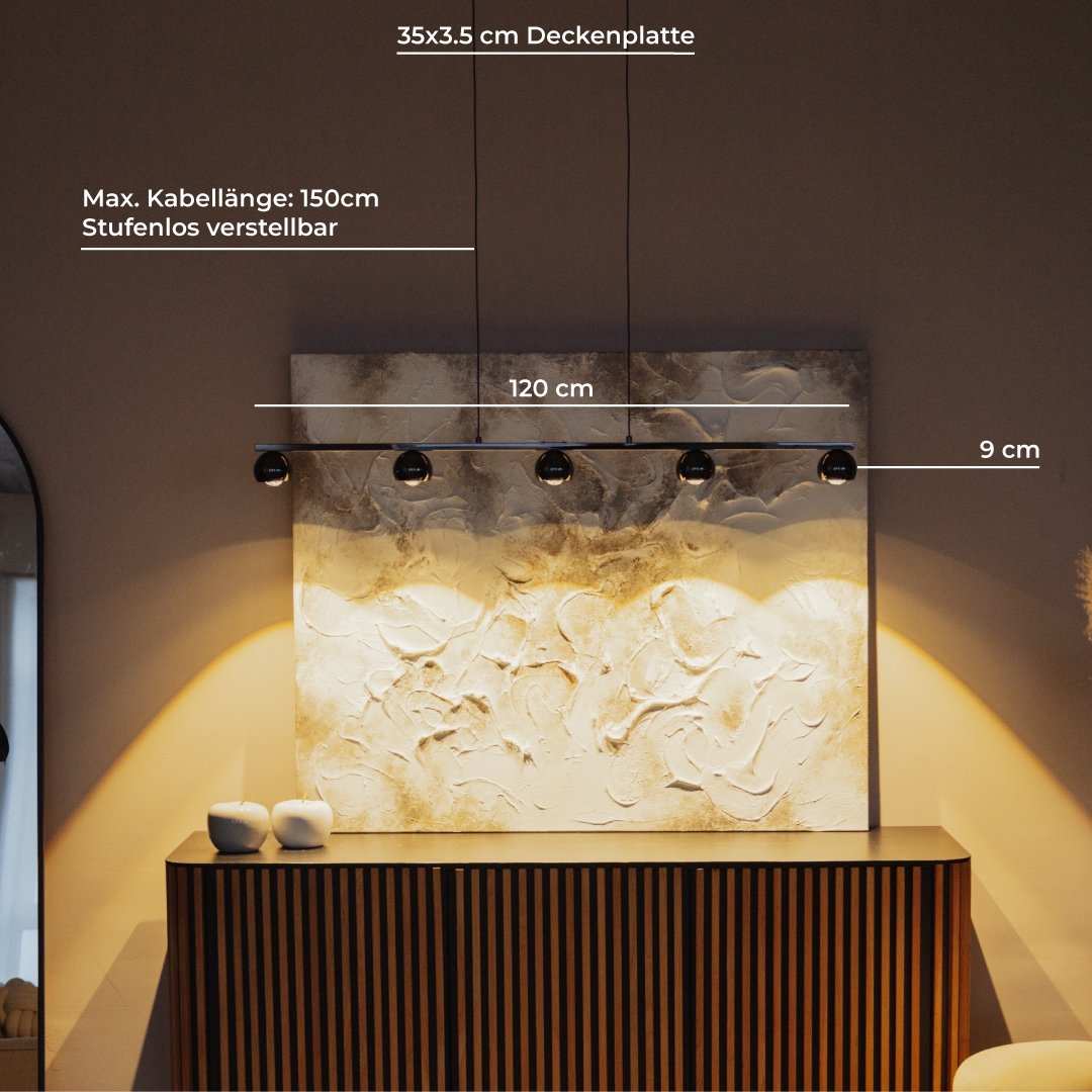 Stilvolle LED Deckenleuchte mit eleganten Lichtkegeln