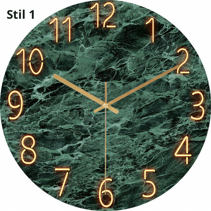 Leuchtende Wanduhr mit Marmor-Effekt