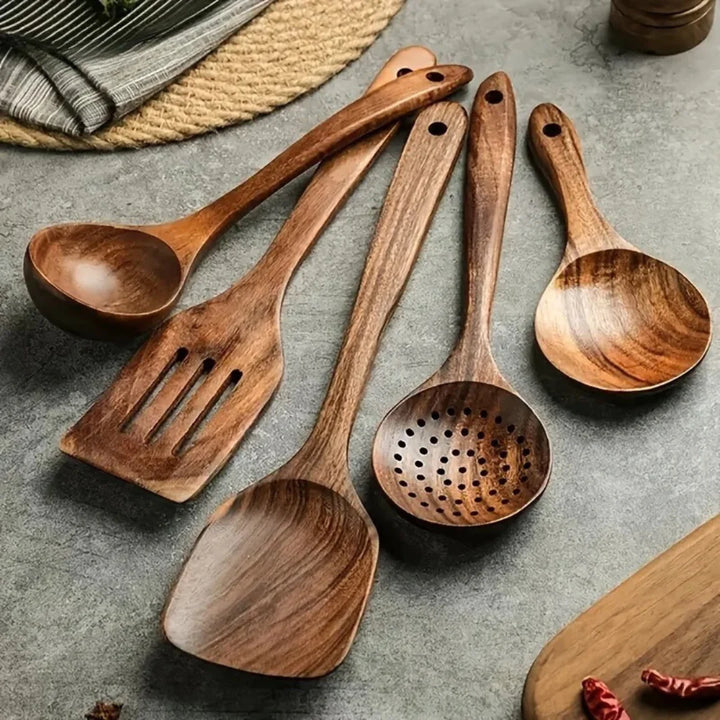 Rustikales Küchenutensilien-Set aus Holz