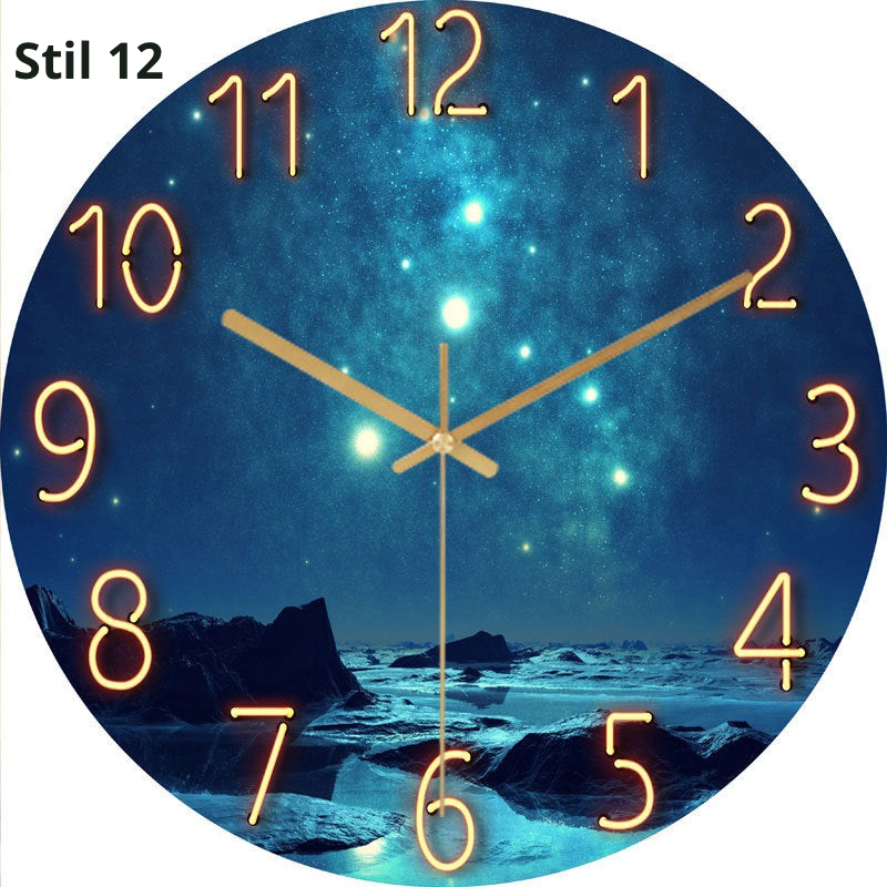 Leuchtende Wanduhr mit Marmor-Effekt