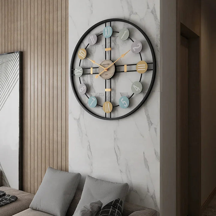 Vintage Bunte Wanduhr mit Modernem Design