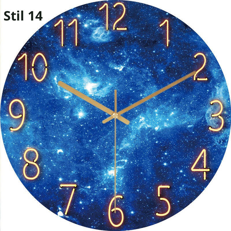 Leuchtende Wanduhr mit Marmor-Effekt