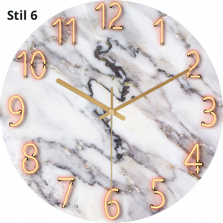 Leuchtende Wanduhr mit Marmor-Effekt