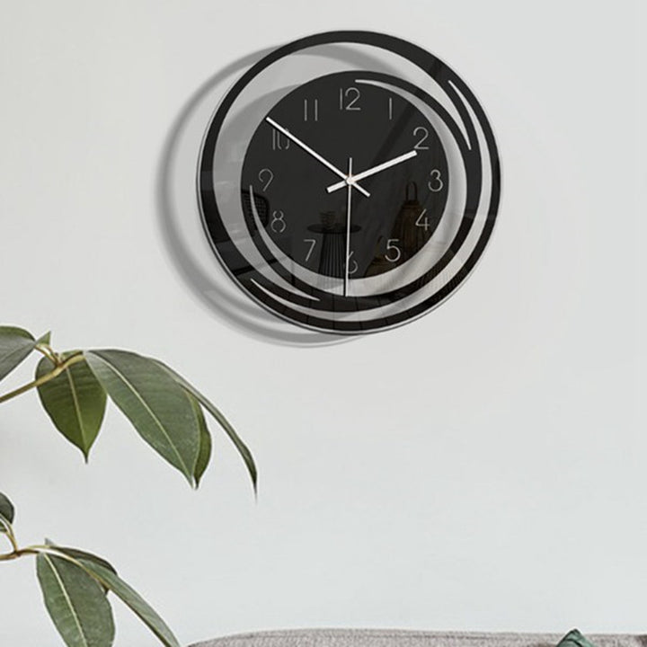 Kreative Wanduhr mit abstraktem Kreismuster