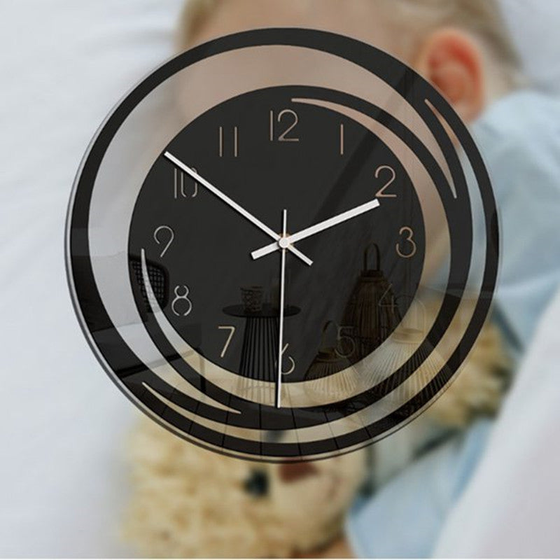 Kreative Wanduhr mit abstraktem Kreismuster