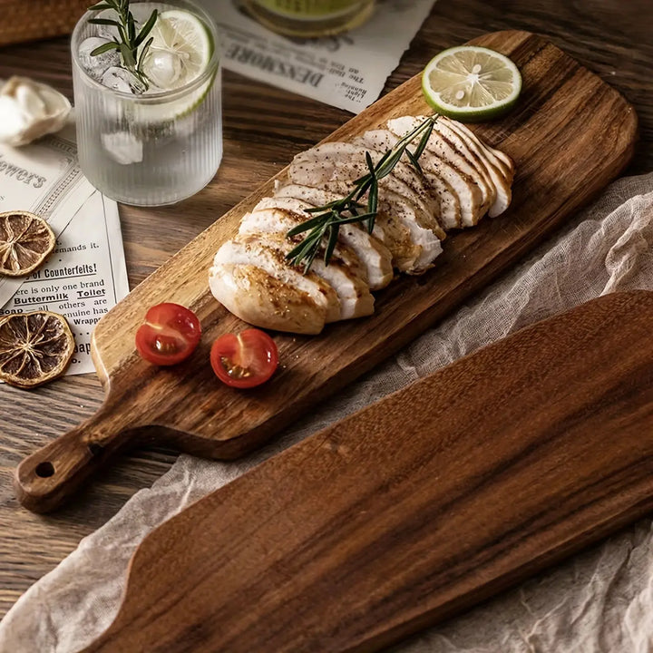 Rustikales Servierbrett aus Holz