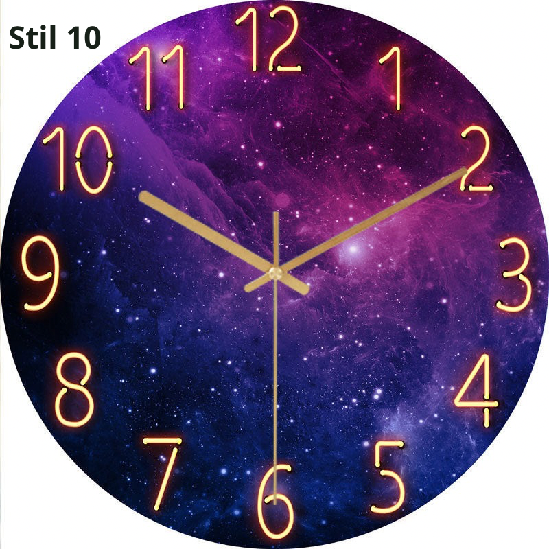 Leuchtende Wanduhr mit Marmor-Effekt