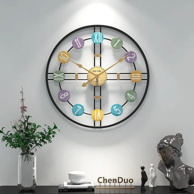 Vintage Bunte Wanduhr mit Modernem Design