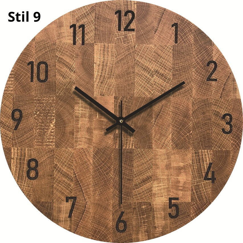 Wanduhr aus Holz mit römischen Ziffern