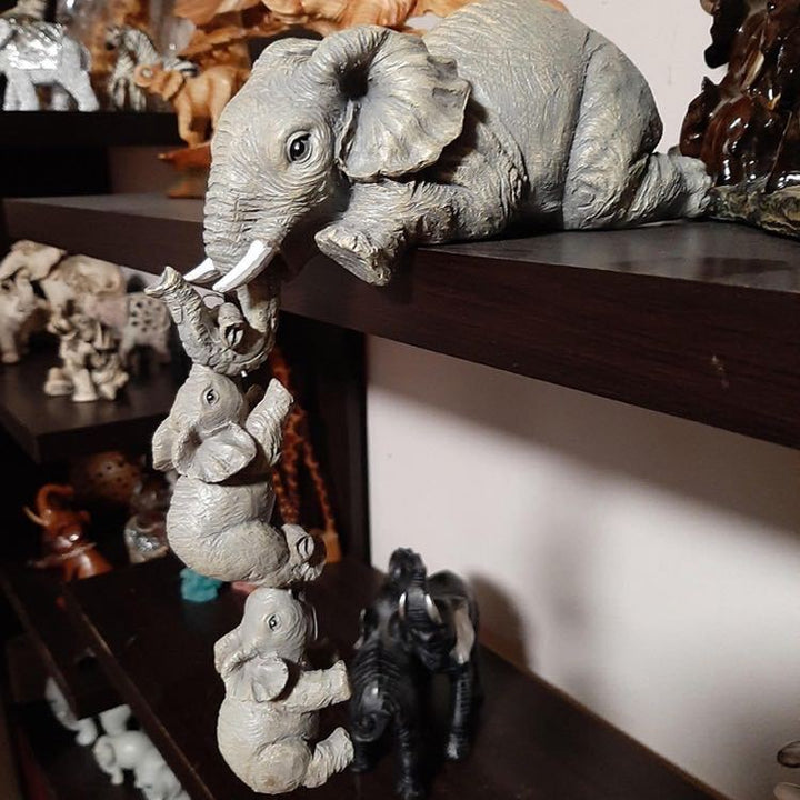 Elefanten-Figuren in Kletterpose
