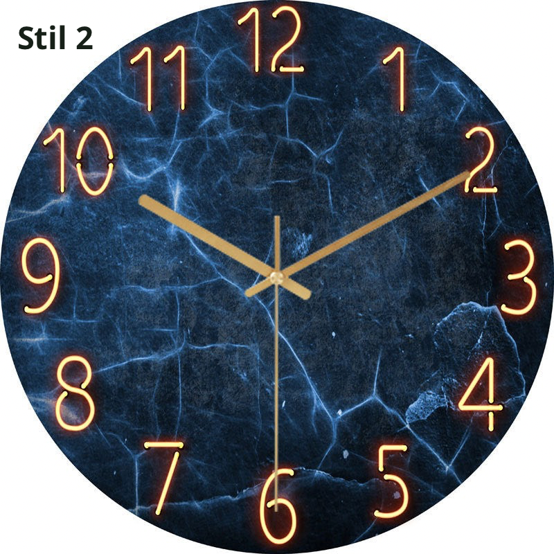 Leuchtende Wanduhr mit Marmor-Effekt