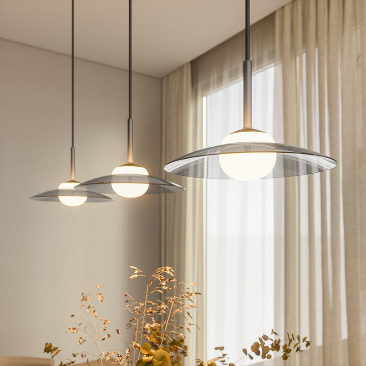 Dimmbare LED Pendelleuchte mit rauchgrauem Glas