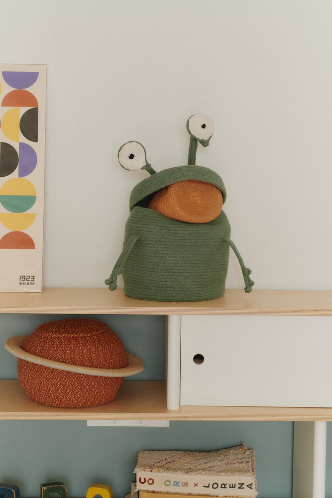 Plüsch Alien Spielzeug aus recyceltem Material – Lustige Deko