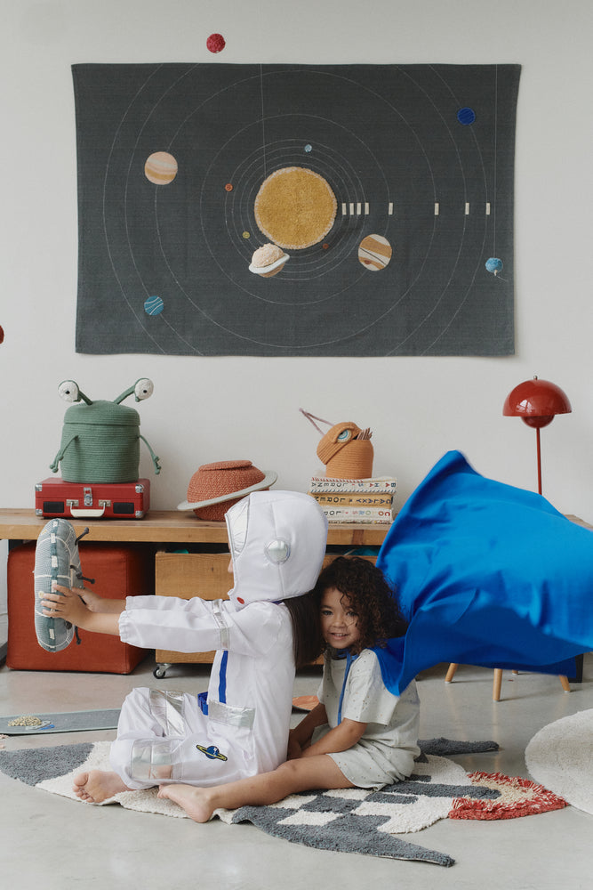 Plüsch Alien Spielzeug aus recyceltem Material – Lustige Deko