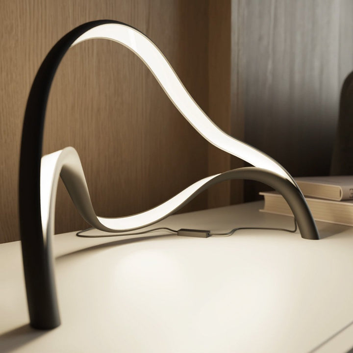 Minimalistische LED-Tischleuchte in Matt Schwarz – LIORA