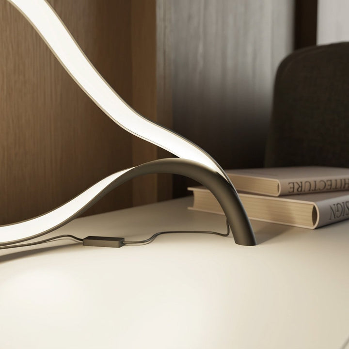 Minimalistische LED-Tischleuchte in Matt Schwarz – LIORA