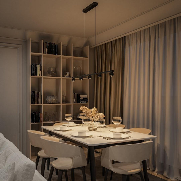 Stilvolle LED Deckenleuchte mit eleganten Lichtkegeln