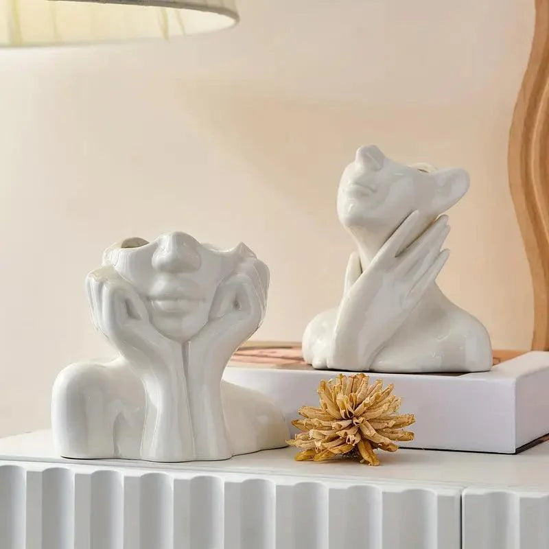 Elegante Kunstkeramik-Vasen