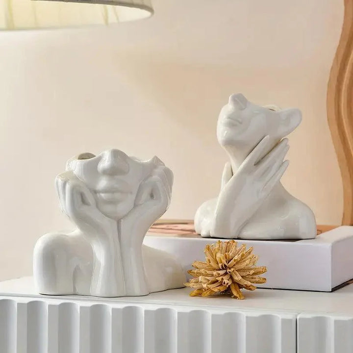 Elegante Kunstkeramik-Vasen