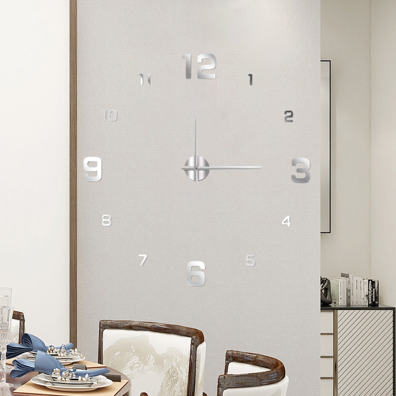 Große Stilvolle Wanduhr mit Ziffern